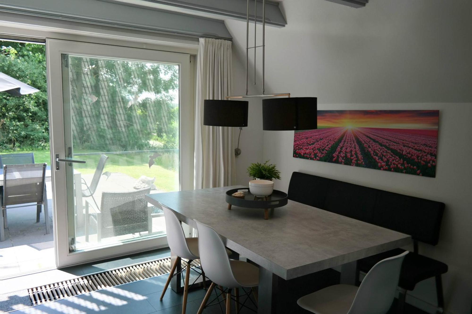 Sonnenhaus 6 Pers House With Sunny Terrace At A Typical Dutch Canal & By Lauwersmeer Lake. Anjum Esterno foto