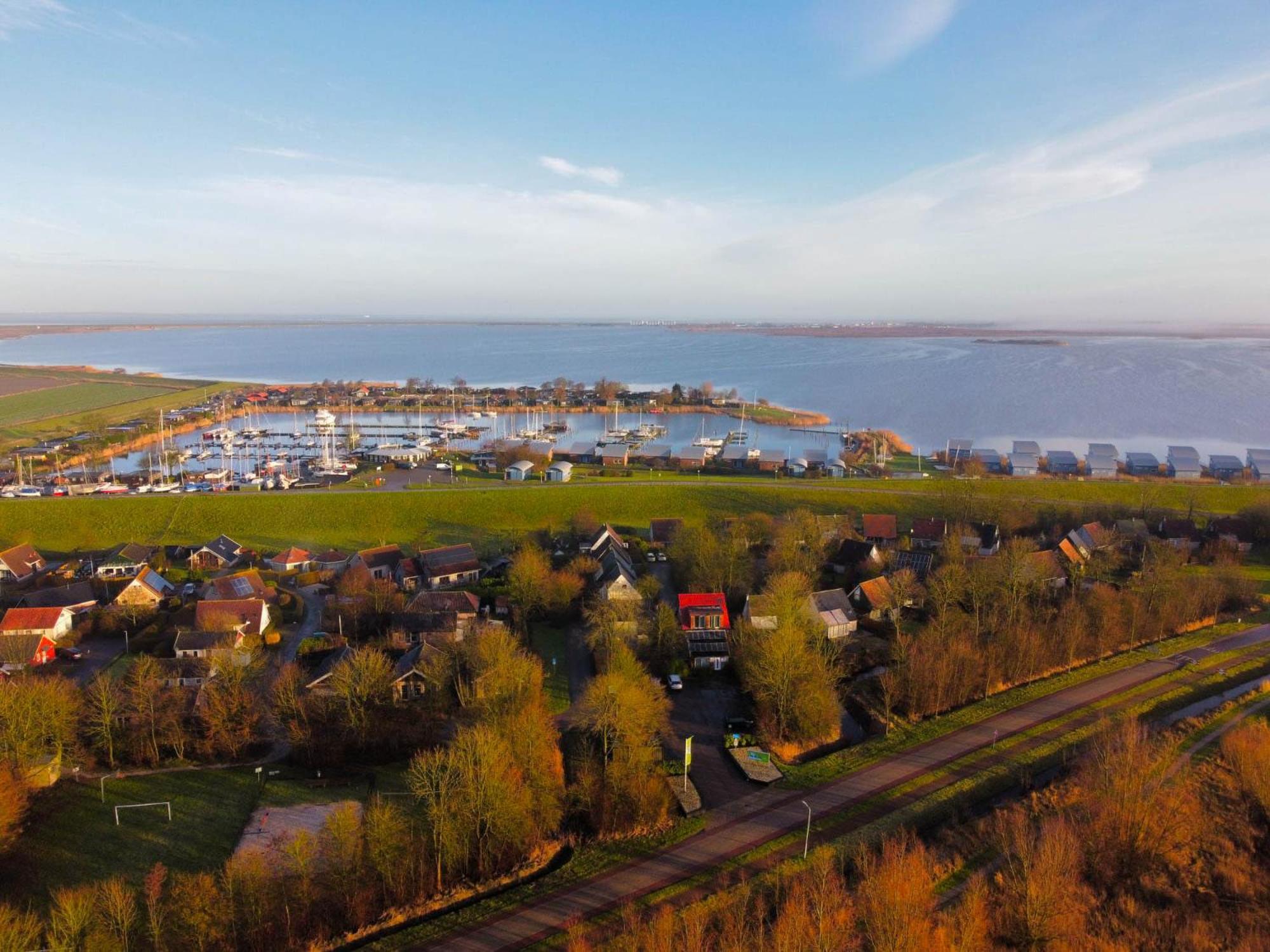 Sonnenhaus 6 Pers House With Sunny Terrace At A Typical Dutch Canal & By Lauwersmeer Lake. Anjum Esterno foto